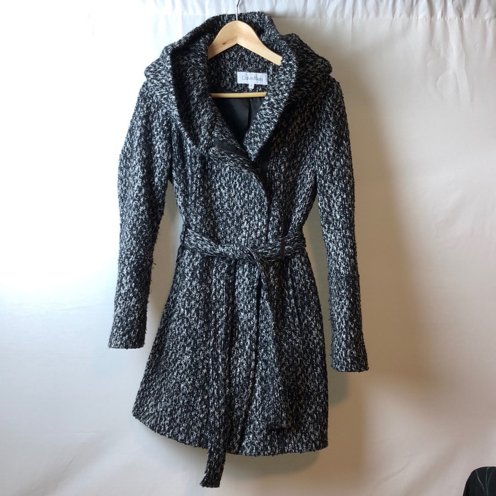 💕 XS Calvin Klein B+W coat with hood ⚫️⚪️